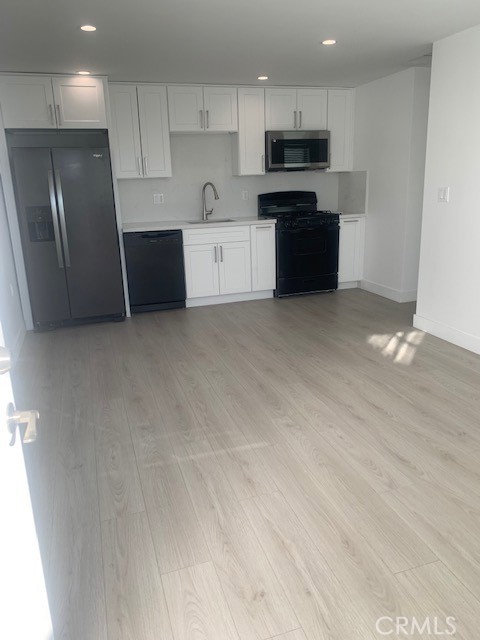 Detail Gallery Image 4 of 19 For 11519 Balboa Blvd, Granada Hills,  CA 91344 - 1 Beds | 1 Baths