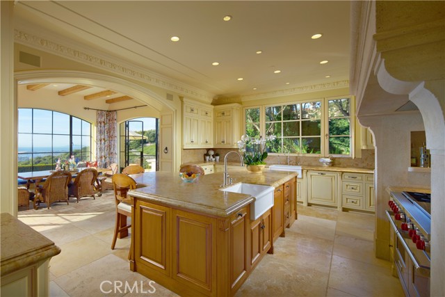 5 Pelican Vista Drive, Newport Coast CA: https://media.crmls.org/medias/99a3e42a-f0ef-41dd-b1af-4d6674044a70.jpg