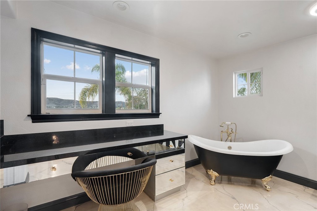 99a4a012 7f2c 4964 A724 9a9bbcd4b423