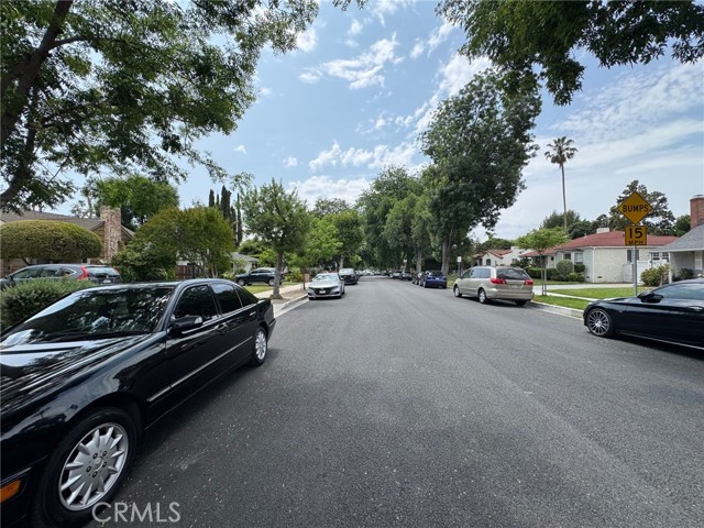 434 N Beachwood Drive, Burbank CA: https://media.crmls.org/medias/99a57c6f-43ef-4952-86da-27aa21a6557e.jpg