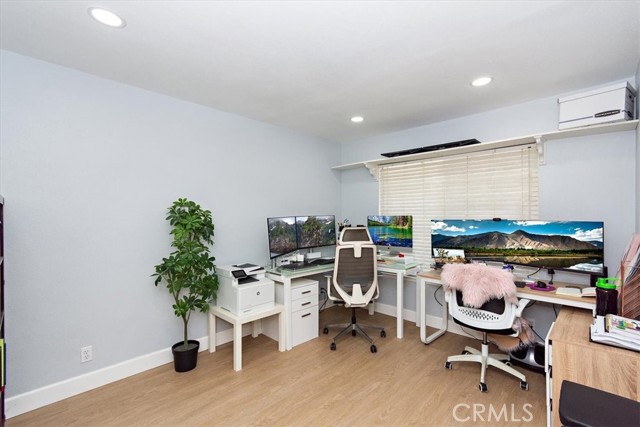 Detail Gallery Image 17 of 31 For 2105 Oxford Ave, Claremont,  CA 91711 - 4 Beds | 3 Baths