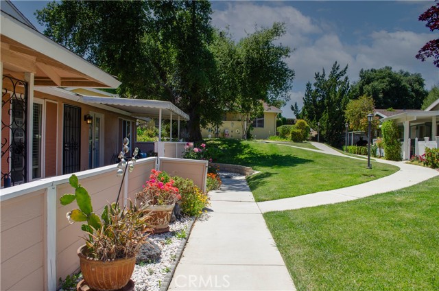 19152 Avenue Of The Oaks, Newhall CA: https://media.crmls.org/medias/99a5fb9f-9cd6-4edb-b862-b11dc9404f3b.jpg