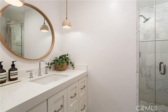 Detail Gallery Image 25 of 31 For 1700 Highland Dr, Newport Beach,  CA 92660 - 5 Beds | 6/1 Baths