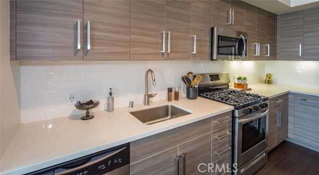 Detail Gallery Image 8 of 75 For 150 Van Ness Ave #0236,  San Francisco,  CA 94102 - 2 Beds | 2 Baths