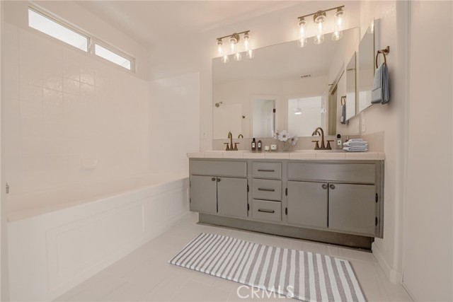 Detail Gallery Image 9 of 20 For 13063 Canyon Oak Ct, Victorville,  CA 92395 - 5 Beds | 3 Baths