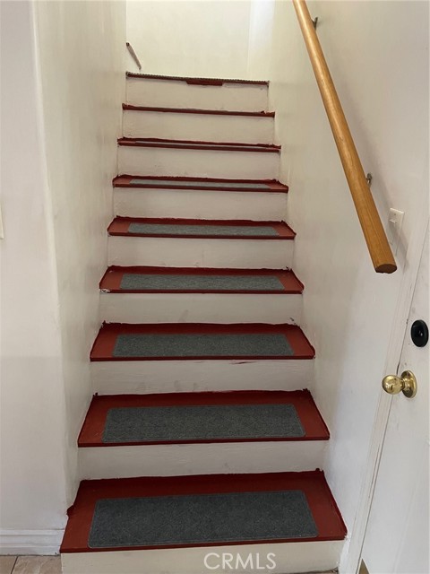 Detail Gallery Image 11 of 18 For 8425 Burnet Ave #4,  North Hills,  CA 91343 - 4 Beds | 3 Baths