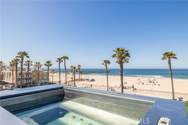 Detail Gallery Image 10 of 35 For 36 15th St, Hermosa Beach,  CA 90254 - 4 Beds | 4 Baths