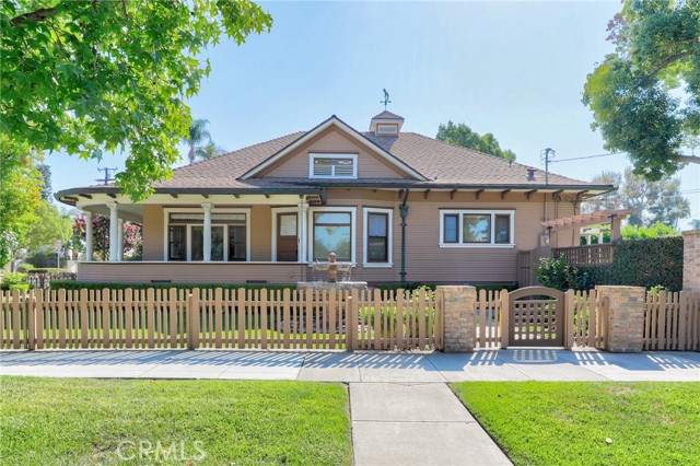 Detail Gallery Image 3 of 75 For 704 E Maple, Orange,  CA 92866 - 4 Beds | 3/1 Baths