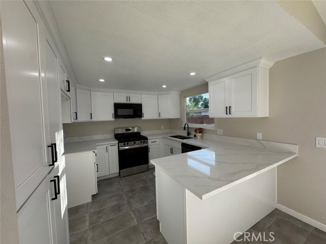 15012 Chuparosa, Victorville CA: https://media.crmls.org/medias/99a9eccd-2f13-4088-9ab5-de8aff11d26f.jpg