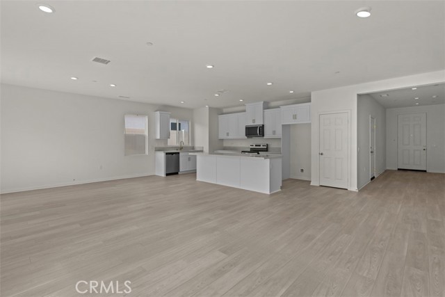 27341 Dunite Drive, Perris CA: https://media.crmls.org/medias/99aa61c2-0874-4934-892e-5721ed3b5ffd.jpg