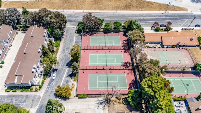 18221 Andrea N Circle, Northridge CA: https://media.crmls.org/medias/99aafd87-8b0e-4e1b-a3b9-1f47715bad23.jpg
