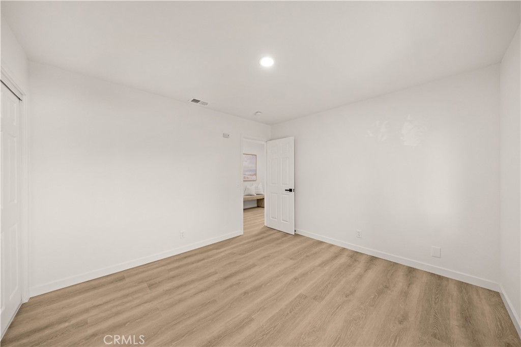 https://media.crmls.org/medias/99ab4f0d-fbd5-47d2-98df-9d0e91344232.jpg?preset=X-Large