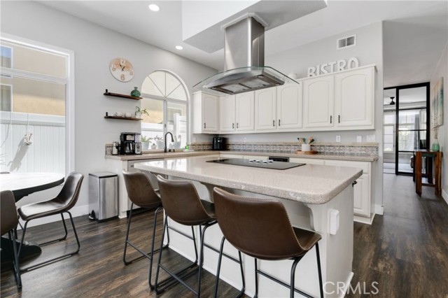 5160 Caminito Exquisito, San Diego CA: https://media.crmls.org/medias/99abc606-625b-4a0a-b510-ef98ddcdb32d.jpg