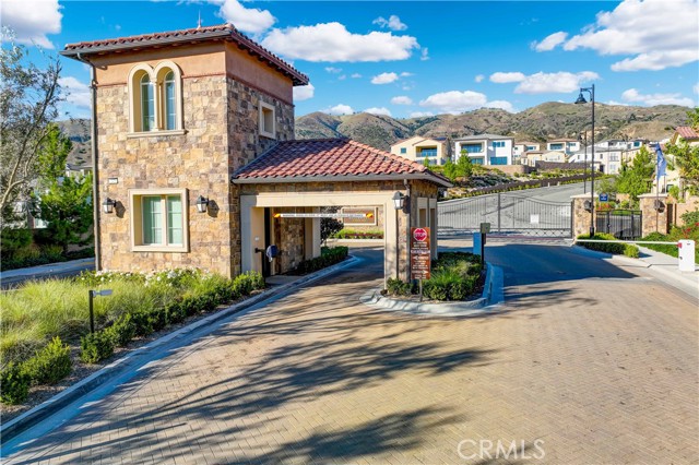 Detail Gallery Image 6 of 30 For 20550 W Overlook Ct, Porter Ranch,  CA 91326 - 5 Beds | 4/1 Baths