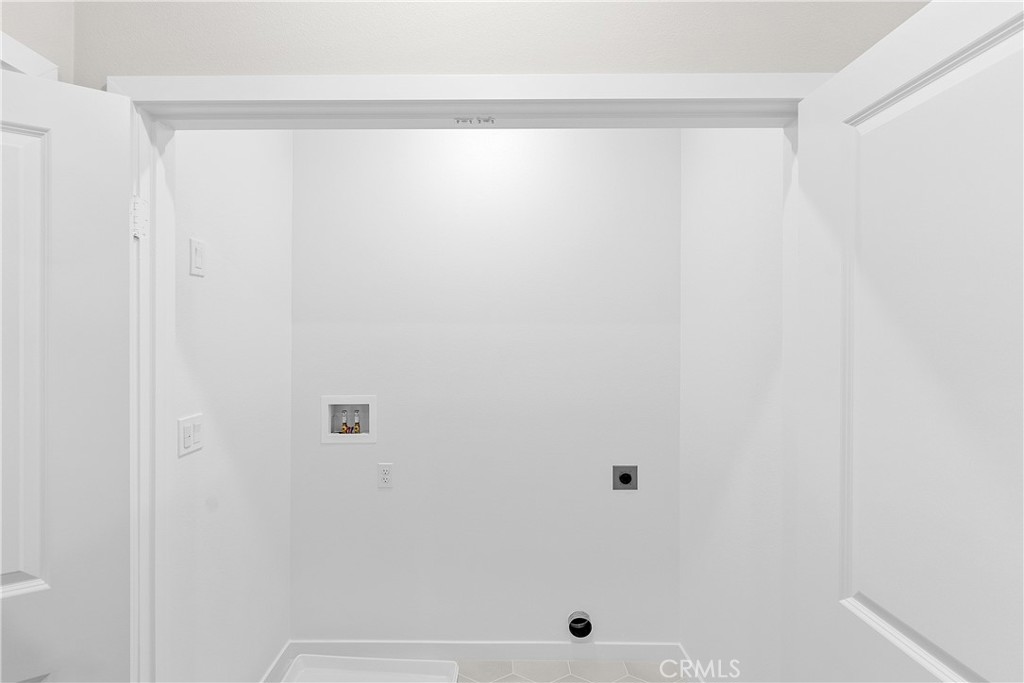 https://media.crmls.org/medias/99ac600b-d68b-4786-92bd-5ea521df9c7b.jpg?preset=X-Large