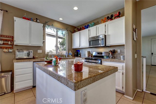 27727 Hollyoak Way, Menifee CA: https://media.crmls.org/medias/99ad4714-09b2-4621-8f96-70a7df4a9205.jpg