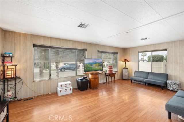 471 Santa Clara Circle, Hemet CA: https://media.crmls.org/medias/99adc881-06eb-4a14-857c-6335c7f6bff2.jpg