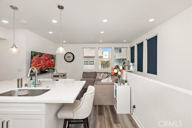 Detail Gallery Image 4 of 28 For 11063 Wander, Rancho Cucamonga,  CA 91730 - 2 Beds | 2 Baths