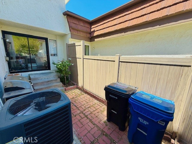 Detail Gallery Image 32 of 36 For 10068 Larwin Ave #2,  Chatsworth,  CA 91311 - 4 Beds | 3 Baths