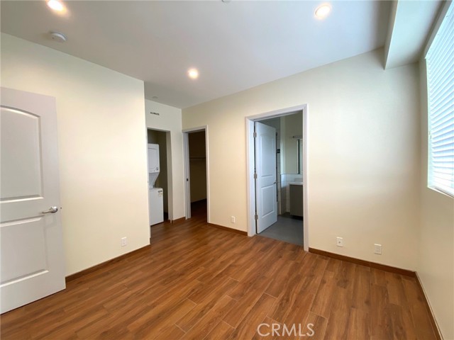 Detail Gallery Image 5 of 29 For 953 N Normandie #205,  Los Angeles,  CA 90029 - 3 Beds | 2 Baths