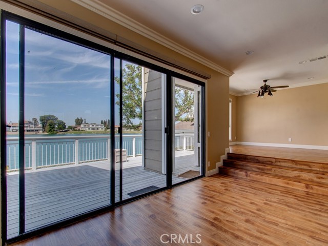 Detail Gallery Image 18 of 29 For 65 Lakeshore #13,  Irvine,  CA 92604 - 4 Beds | 3 Baths