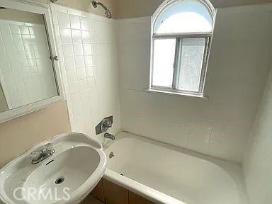1990 Cedar Avenue, Long Beach CA: https://media.crmls.org/medias/99af63f1-114a-4729-82a6-b5a1bb0abe4c.jpg