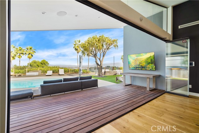 Detail Gallery Image 12 of 65 For 11308 Dona Teresa Dr, Studio City,  CA 91604 - 5 Beds | 4 Baths