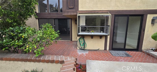 1364 Park Plaza Drive, Long Beach CA: https://media.crmls.org/medias/99b08656-94cb-4bee-96ff-5afe4490315b.jpg