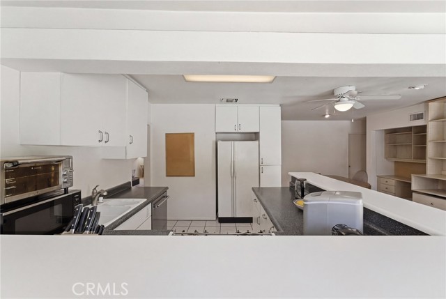 Detail Gallery Image 12 of 33 For 6254 Etiwanda Ave, Tarzana,  CA 91335 - 3 Beds | 2 Baths