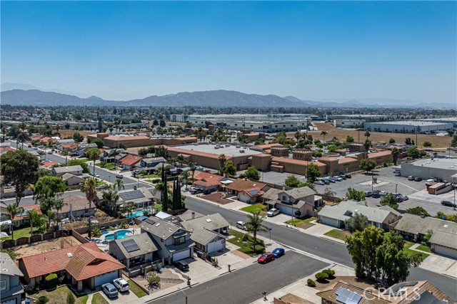 Detail Gallery Image 33 of 36 For 13848 Golden Eagle Ct, Moreno Valley,  CA 92553 - 3 Beds | 3 Baths