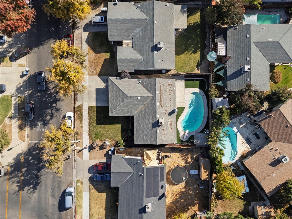https://media.crmls.org/medias/99b1a5eb-81d6-4dbe-8363-d3c33e706cea.jpg?preset=X-Large