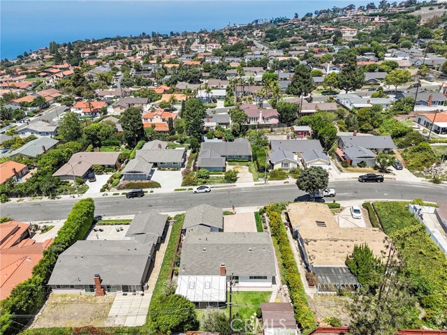 28231 Trailriders Drive, Rancho Palos Verdes CA: https://media.crmls.org/medias/99b211aa-5e01-4d1b-bea6-c5de4d100547.jpg