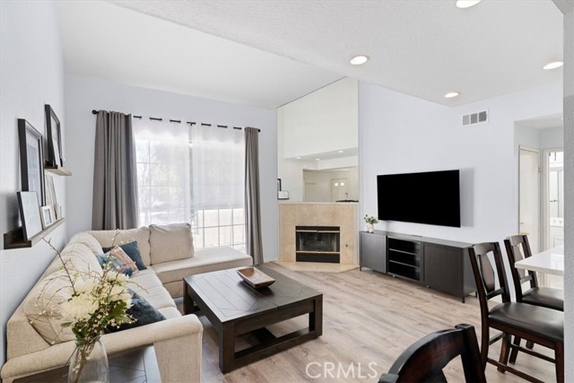 Detail Gallery Image 1 of 1 For 24113 Del Monte Dr #38,  Valencia,  CA 91355 - 2 Beds | 2 Baths