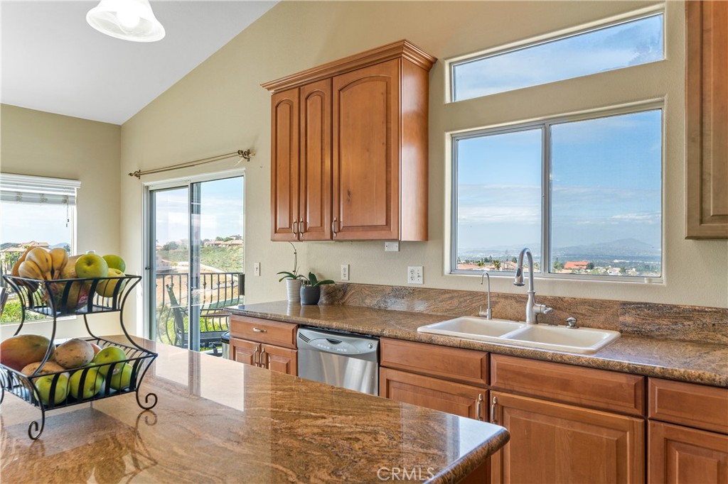 MLS #OC25046910 img 13