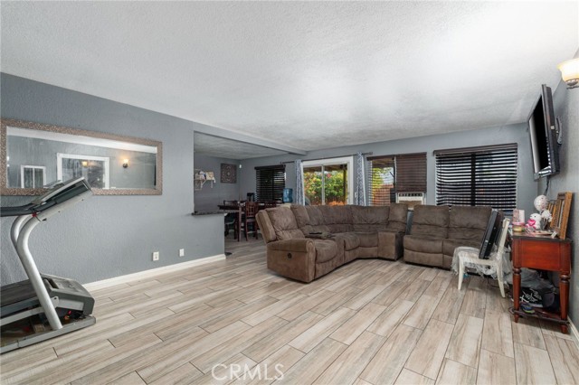 Detail Gallery Image 15 of 30 For 645 E King St, Rialto,  CA 92376 - 4 Beds | 2 Baths