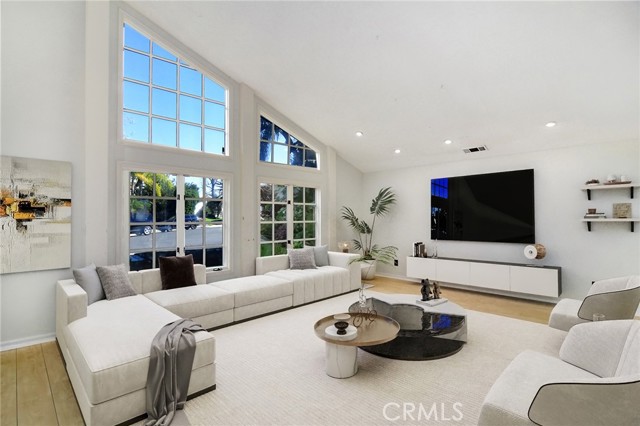 3757 Coldstream, Tarzana CA: https://media.crmls.org/medias/99b48ea2-53cd-42b9-9558-dabd73fb9f55.jpg