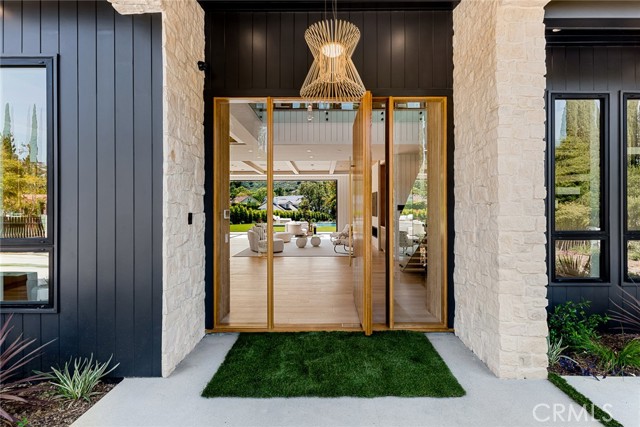 4601 Vista De Oro Avenue, Woodland Hills CA: https://media.crmls.org/medias/99b4c06b-a18f-45ce-88fc-156e908291f1.jpg
