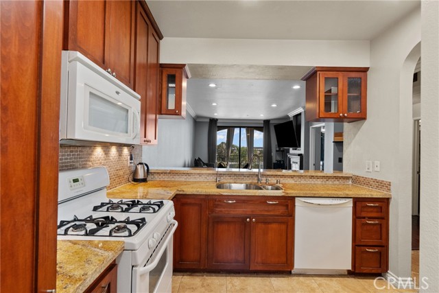 555 Maine Avenue, Long Beach CA: https://media.crmls.org/medias/99b4db63-1dd2-4328-886d-6b4d845e9ea7.jpg