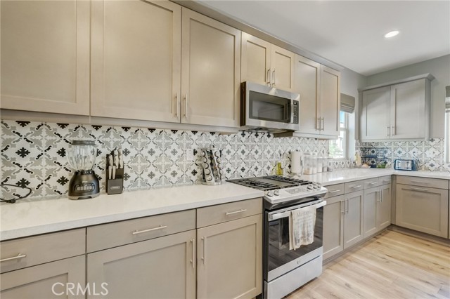 Photo #12: OC23194570 Listing 