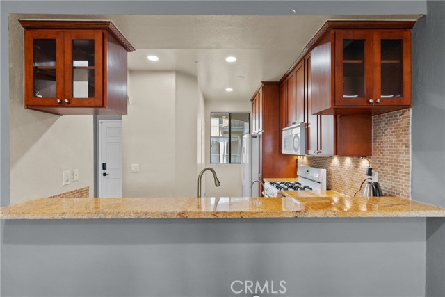 555 Maine Avenue, Long Beach CA: https://media.crmls.org/medias/99b6618b-dc27-4a82-8b69-5b91d8d0316a.jpg