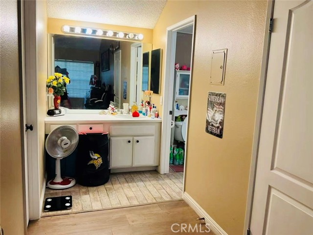 2532 W Macarthur Boulevard, Santa Ana CA: https://media.crmls.org/medias/99b6b14c-7230-408e-b76b-e5506d922cc9.jpg