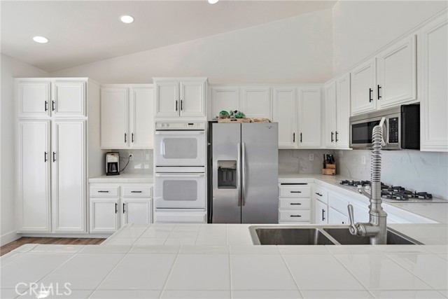 Detail Gallery Image 8 of 33 For 14310 Platt Ct, Canyon Country,  CA 91387 - 3 Beds | 2 Baths