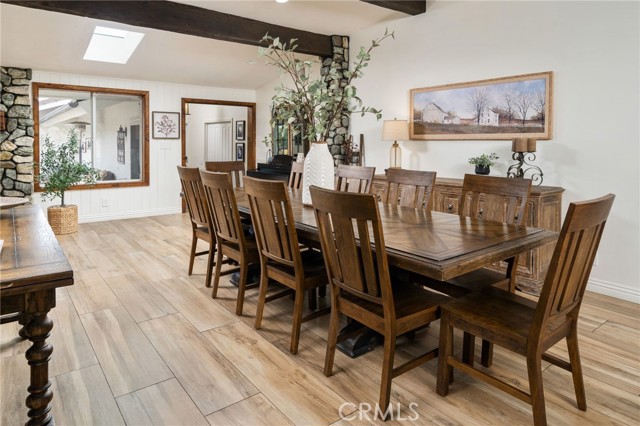 Detail Gallery Image 4 of 39 For 1098 W 25th Street, Upland,  CA 91784 - 4 Beds | 3 Baths