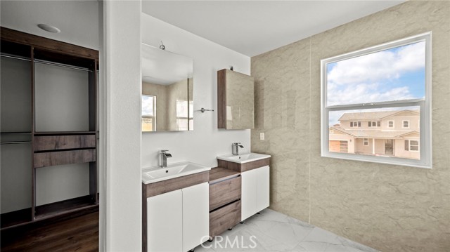 Image 27 of 49 For 14424 Buvan Ct
