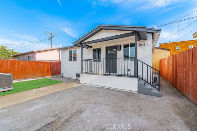 3818 Crawford Street, Los Angeles CA: https://media.crmls.org/medias/99b7f0b9-2e7c-4904-ab7f-932543bae1a0.jpg
