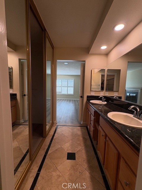 Detail Gallery Image 8 of 14 For 2124 Winterwood Dr, Fullerton,  CA 92833 - 4 Beds | 2 Baths