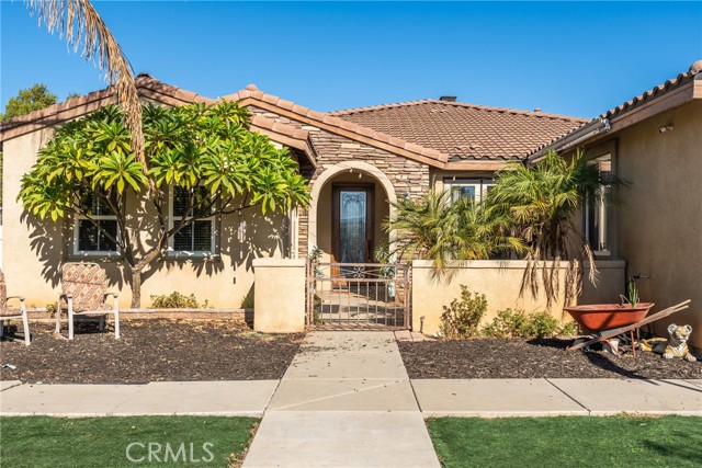 Detail Gallery Image 1 of 39 For 16948 Edge Gate Dr, Riverside,  CA 92504 - 3 Beds | 4 Baths