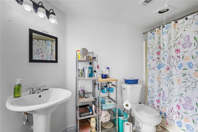 Detail Gallery Image 8 of 29 For 11376 Winery, Fontana,  CA 92337 - 3 Beds | 2 Baths