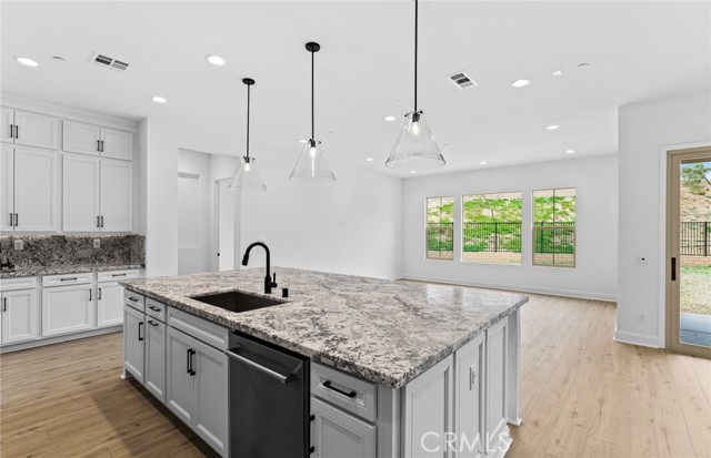 Detail Gallery Image 12 of 49 For 11763 Quailrun Ct, Chatsworth,  CA 91311 - 5 Beds | 5/1 Baths