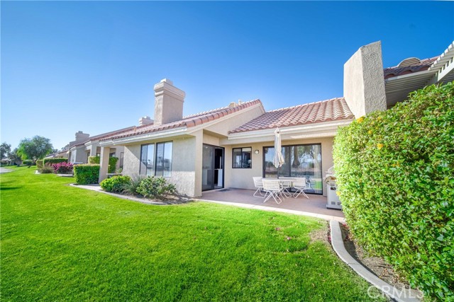 41981 Preston Trail, Palm Desert CA: https://media.crmls.org/medias/99b99100-fb8c-4d11-9957-082a15fbf5b7.jpg